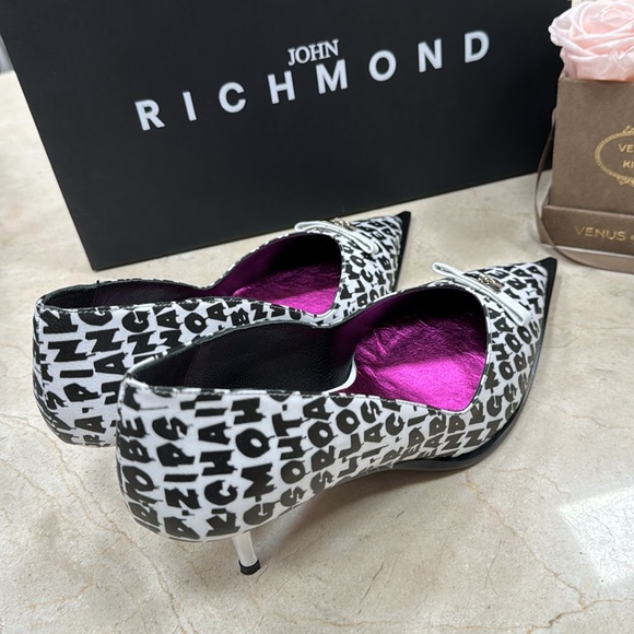JOHN RICHMOND NAPPA PUMPS IN WHITE W/BLACK PRINT MADE IN ITALY SIZE 39/9 US